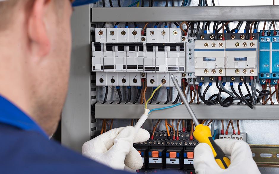 cherche électricien pas cher Paris 11