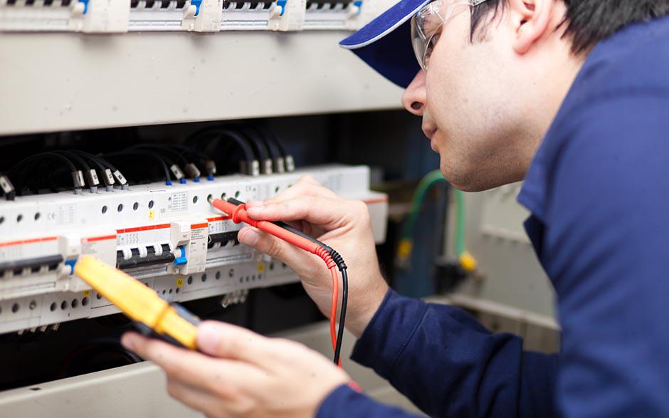 ouvrier électricien Compiègne