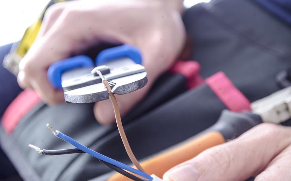 ouvrier électricien Compiègne